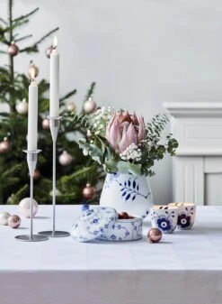 Royal Copenhagen Blå Mega Riflet Fyrfadsstagesæt - 2 Dele -Køkkengrej Discountbutik 3990 10b46619 e18a 44cd 9b60 6a930f2e7122