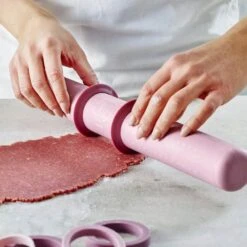 Justerbar Kagerulle 13 Justerbar Kagerulle -Køkkengrej Discountbutik 3990 2a16ce22 8ba7 49a7 bd2b 68a75bfe2bf5