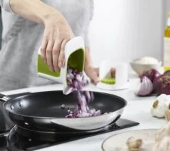 Joseph Joseph Chopcup Grøntsagsjern -Køkkengrej Discountbutik 3990 3b493fcd afe2 454d 8690 20d7ca2ffd59