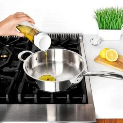 OXO Oliedispenser -Køkkengrej Discountbutik 3990 429d8a21 6e4a 439f 8b50 59950847f41b