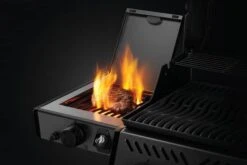 Napoleon Freestyle 365 Grill M. Sizzle Zone -Køkkengrej Discountbutik 3990 4f687655 2004 4ec7 8e6d 5e3e25865d7f