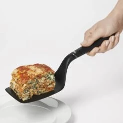 OXO Good Grips Lasagnespade -Køkkengrej Discountbutik 3990 5a1cbd78 4874 4c9b a797 07fba3ff0183