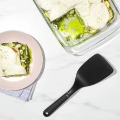 OXO Good Grips Lasagnespade -Køkkengrej Discountbutik 3990 6d55977b 7c6d 4168 b0de 2809a920f557