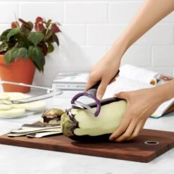 OXO Good Grips Grøntsagsskræller -Køkkengrej Discountbutik 3990 7a1e08da d979 4430 9224 4585e5fab64d