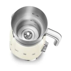 Smeg 50's Style Mælkeskummer MFF01CREU -Køkkengrej Discountbutik 3990 9729f7ae 727d 42ad a6c7 fca978e3398a