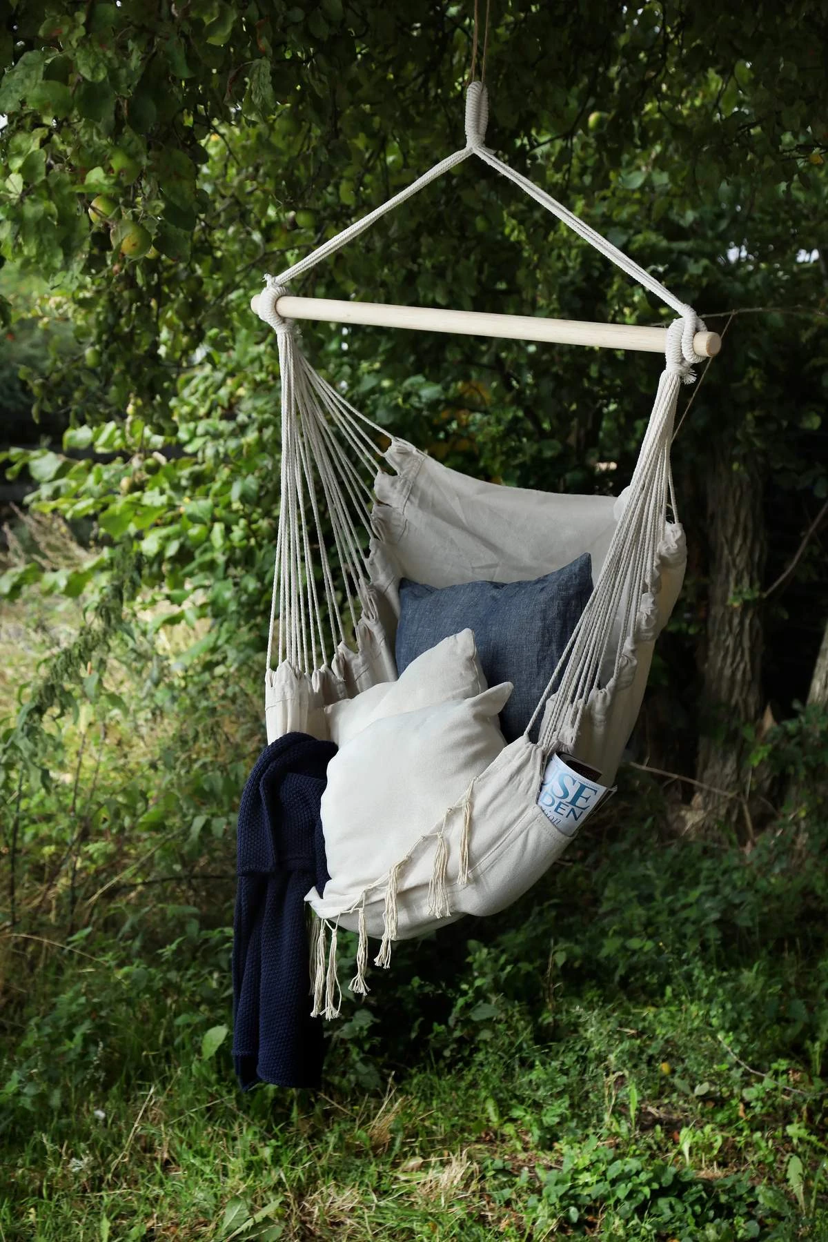 Livng Hængestol M. Magasinholder 3 Livng Hængestol M. Magasinholder