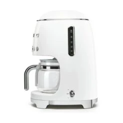 Smeg 50's Style Kaffemaskine DCF02WHEU 7 Smeg 50's Style Kaffemaskine DCF02WHEU -Køkkengrej Discountbutik 3990 b7bef6ea f86f 4b91 8256 7e201301c7cf