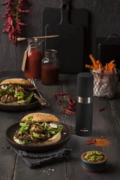 Microplane Gourmet Chilimølle -Køkkengrej Discountbutik 3990 bea477de f4b1 4a8c b7cc 394a91a3477a