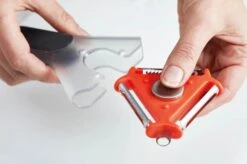 Joseph Joseph Tri-Peeler 3-i-1 Skræller -Køkkengrej Discountbutik 3990 e32b7651 ae45 4477 a0b6 410adaad4424
